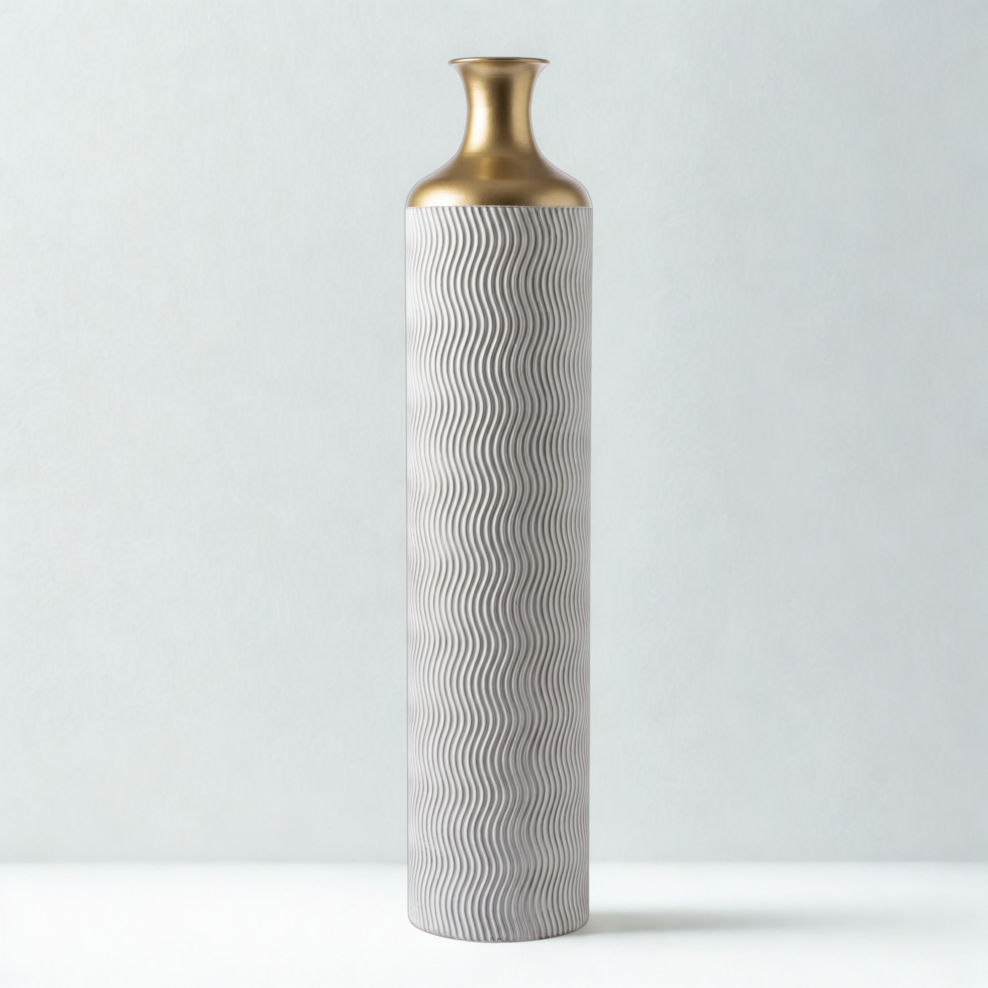Jarrón Decorativo Metálico de Piso con Cuello Dorado (90 cm)