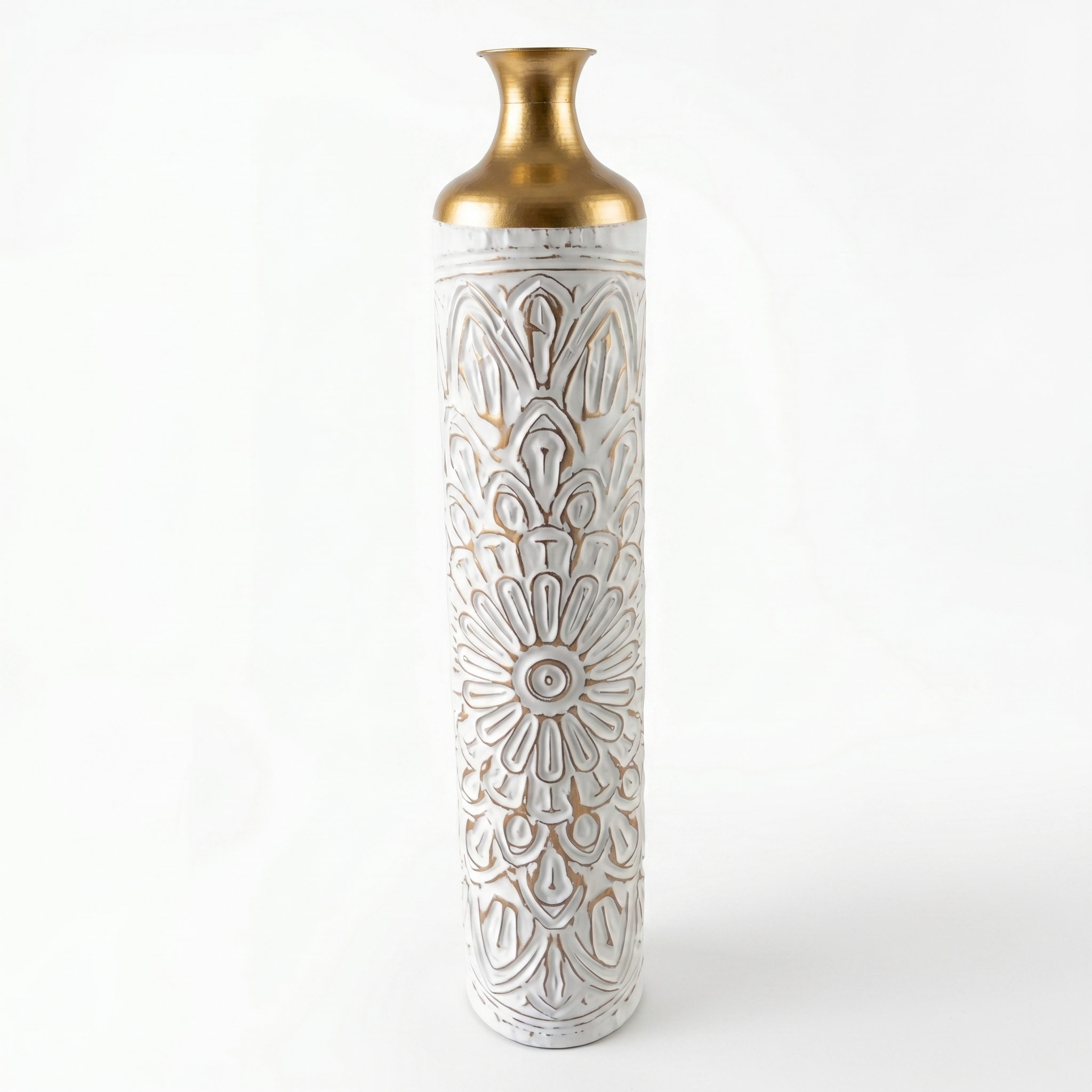 Jarrón Decorativo Metálico de Piso - Relieve Mandala Blanco y Dorado