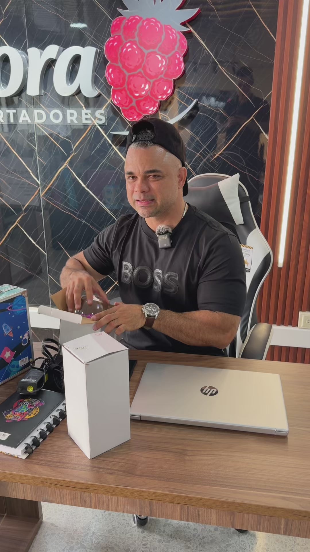 Urna Decorativa con Flor y Luz LED – Modelos Variados