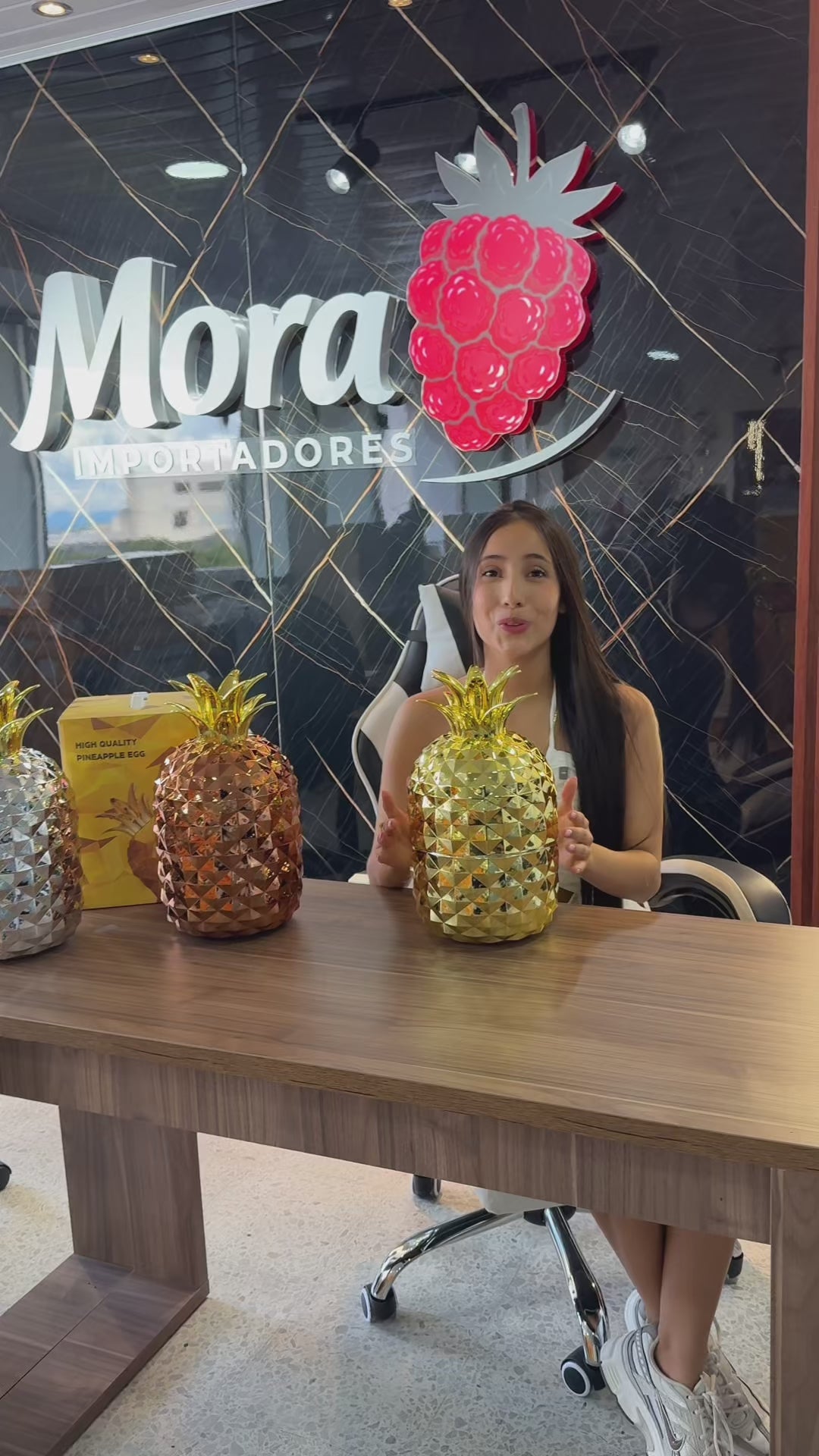 Juego de Cubiertos de Acero - 24 Piezas en Estuche de Piña Dorada